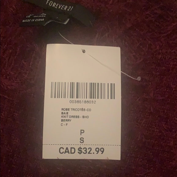 A maroon dress, fluffy. - Picture 2 of 3